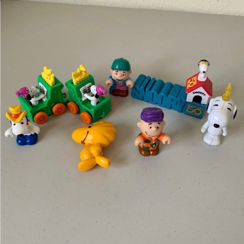 Vintage Peanuts Snoopy Charlie Brown Toys Lot Of Eight. - Picture 3 of 13